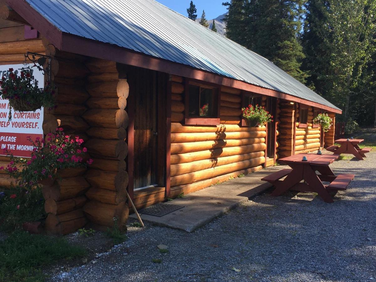 Double G Service Muncho Lake Extérieur photo